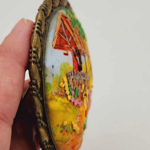 The Creative Circle Embroidered Ornament Gold Metal Frame 3.5" Round Completed - Picture 4 of 6